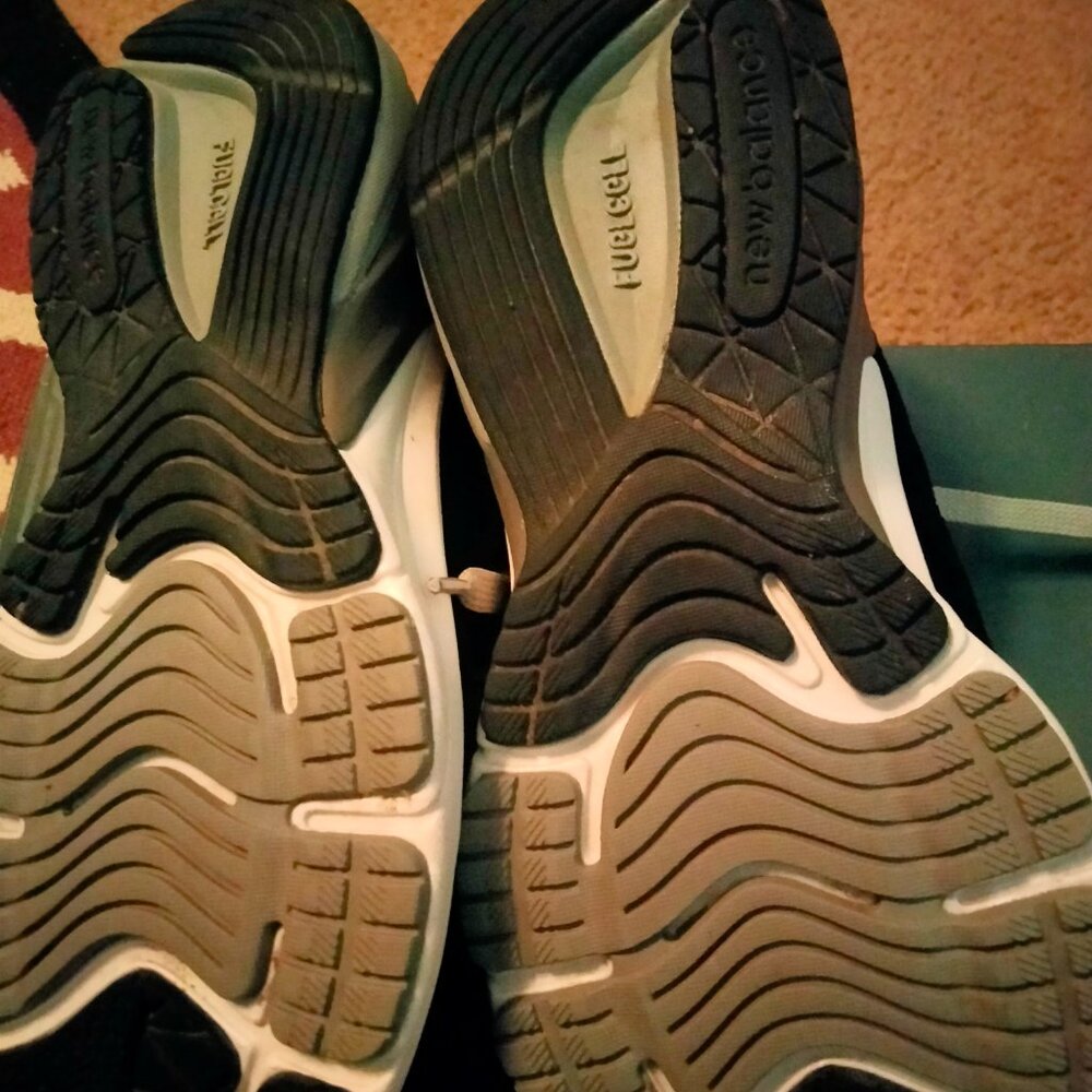 Sneakers - Picture 2 of 5